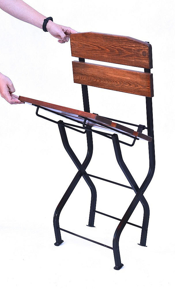 Skládací zahradní židle ze dřeva